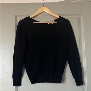 Philosophy Fitted V-Neck Sweater | Black | S